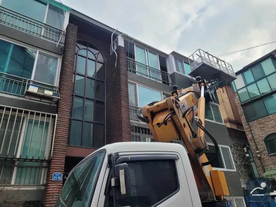 음성산업단지 스카이차 설비·양중 현장